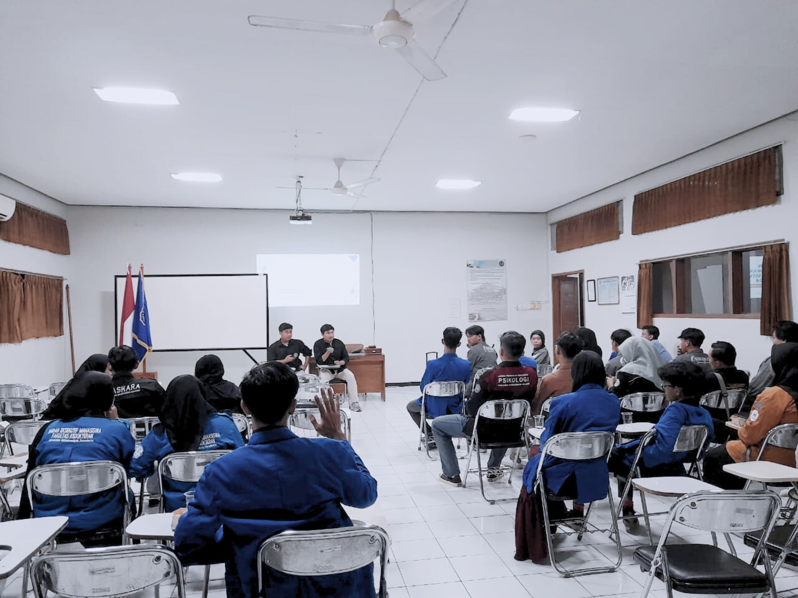 AKLAMASI JADI PILIHAN: KPU M TETAPKAN PRESIDEN DAN WAKIL PRESIDEN UNTUK KM UMP